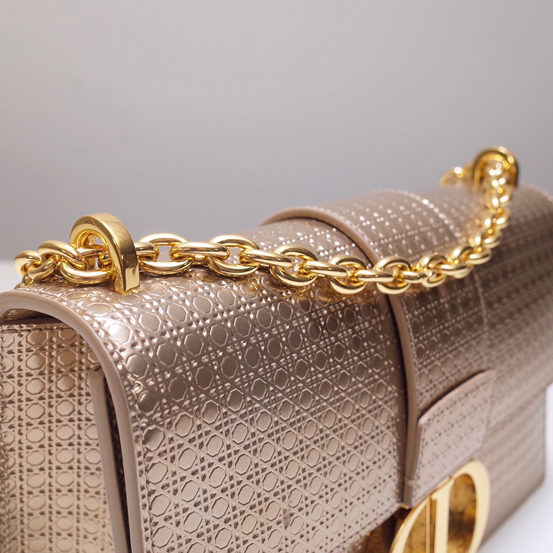 30 Montaigne Chain Bag Gold Calfskin